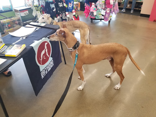 Pet Supply Store «Pet Supplies Plus», reviews and photos, 955 Co Rd E East #100, Vadnais Heights, MN 55127, USA