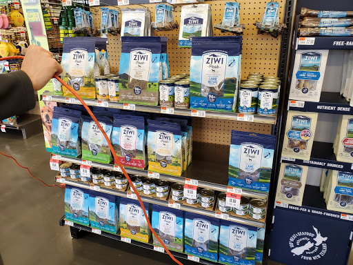 Pet Supply Store «Pet Supplies Plus», reviews and photos, 61 Irving Park Rd, Streamwood, IL 60107, USA