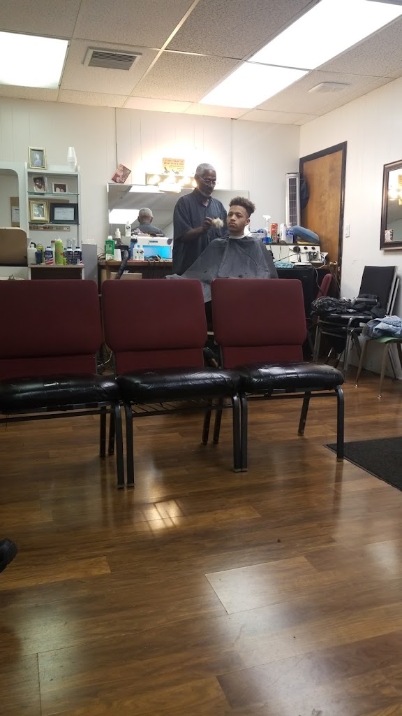 Roy's Barber Shop 49022
