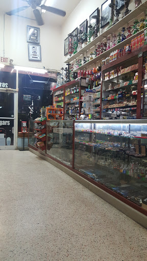 Tobacco Shop «Collins Tobacco», reviews and photos, 2611 Collins Ave, Miami Beach, FL 33140, USA