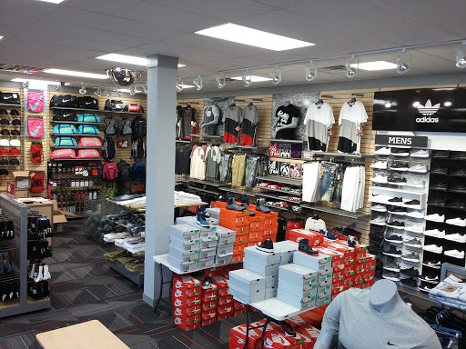 Shoe Store «Hibbett Sports», reviews and photos, 6420 Colonel Glenn Rd #8, Little Rock, AR 72204, USA