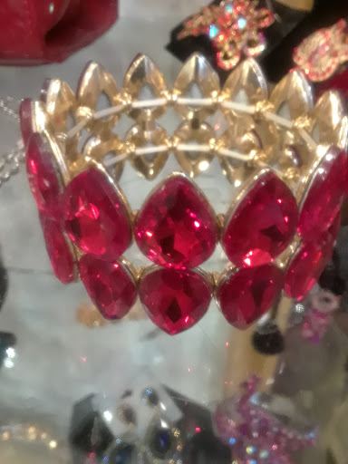 The Shops at Palm Desert image