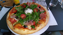 Pizza du Restaurant Grand Café - Les Terrasses à Fontaine-de-Vaucluse - n°12