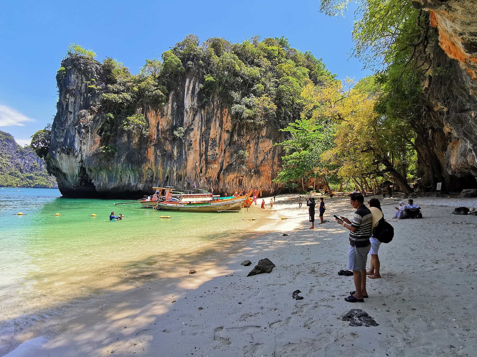 Photo of Koh Lao Beach with turquoise pure water surface