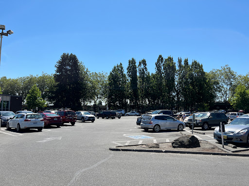 Grocery Store «Grocery Outlet Bargain Market», reviews and photos, 236 SW 152nd St, Burien, WA 98166, USA