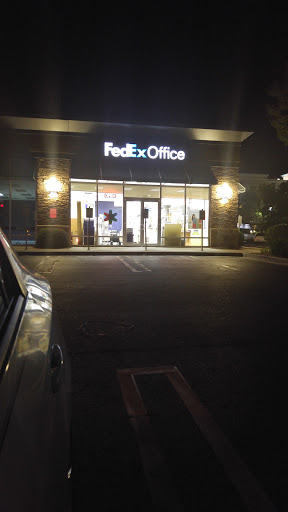 Print Shop «FedEx Office Print & Ship Center», reviews and photos, 600 Chastain Rd NW #120, Kennesaw, GA 30144, USA