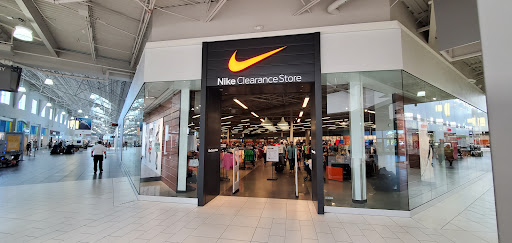 Nike Factory Store, 1101 Outlet Collection Way, Auburn, WA 98001, USA, 