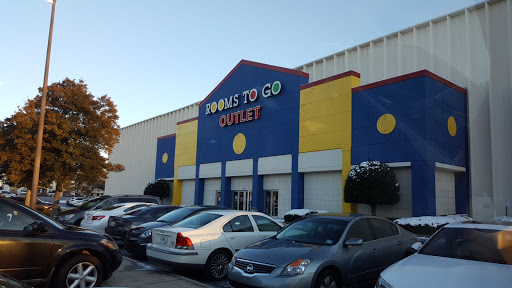 Outlet Store «Rooms To Go Outlet Furniture Store - Norcross», reviews and photos, 6288 Dawson Blvd, Norcross, GA 30093, USA