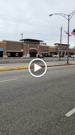 Jewelry Store «Helzberg Diamonds», reviews and photos, 4109 N Harlem Ave, Norridge, IL 60706, USA