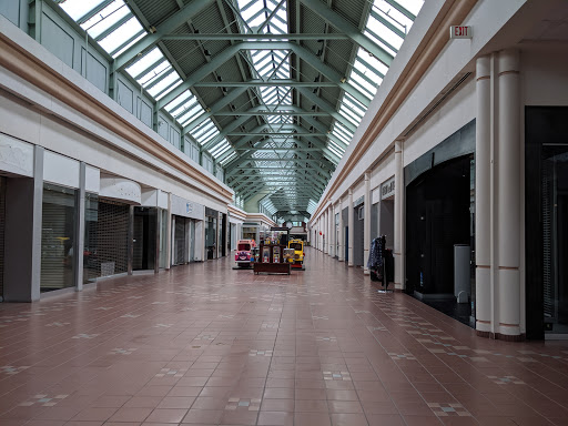 Greendale Mall, 7 Neponset St, Worcester, MA 01606, USA, 