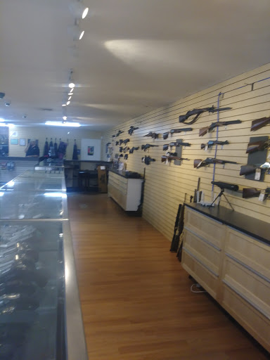 Gun Shop «Bank Street Guns», reviews and photos, 4395 N Bank St, Kingman, AZ 86409, USA