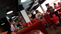 Atmosphère du Café Restaurant Le Commerce à Arcachon - n°4