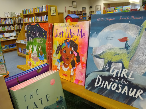 Book Store «Schuler Books & Music», reviews and photos, 1982 W Grand River Ave, Okemos, MI 48864, USA