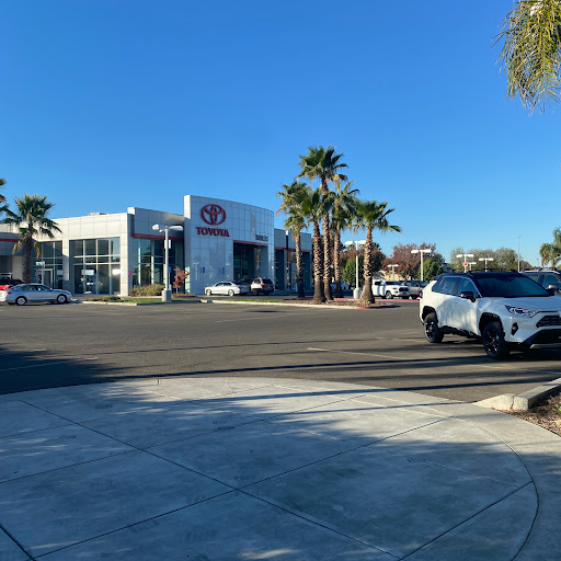 Toyota Dealer «Hanlees Davis Toyota», reviews and photos, 4202 Chiles Rd, Davis, CA 95616, USA