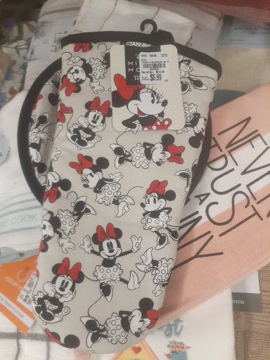 Home Goods Store «Tuesday Morning», reviews and photos, 23314 Farmington Rd, Farmington, MI 48336, USA