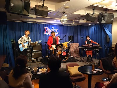 ライブ＆カフェバー【ロッキー】