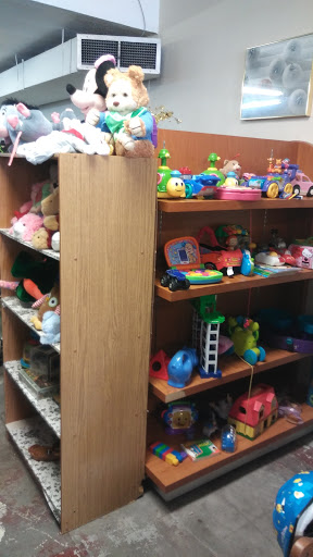 Home Goods Store «Paws & Claws Thrift Store», reviews and photos, 132 E Broad St, Groveland, FL 34736, USA