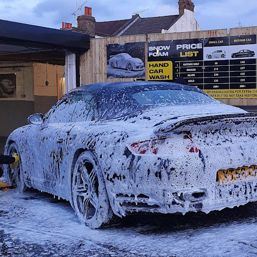 Flash snow foam hand car wash - London