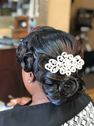 Beauty Salon «Studio 78 Unisex Hair Salon and Beauty Suites», reviews and photos, 1780 S Nova Rd #10&11, South Daytona, FL 32119, USA