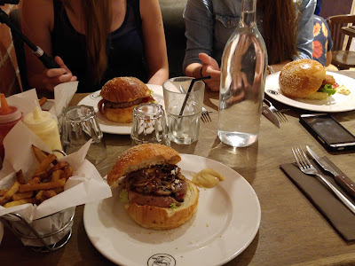 Burger Bar - La Maison du HanDBurger à Aix-en-Provence