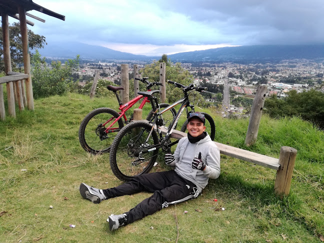 Opiniones de Ilaló Parking For Hike en Quito - Aparcamiento