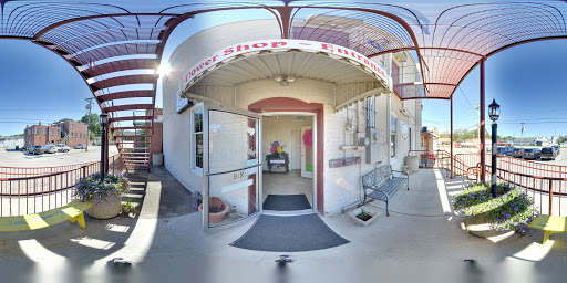 Florist «Yorkville Flower Shoppe», reviews and photos, 216 S Bridge St, Yorkville, IL 60560, USA