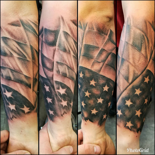 Explore manta ray tattoo ideas, creative tattoo ideas in Muncie, available at Abandon all hope tattoo and body piercing