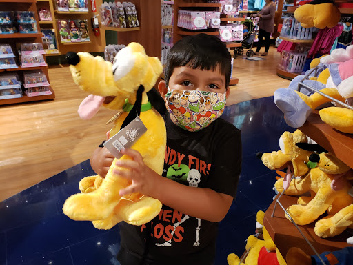 Toy Store «Disney Store», reviews and photos, 350 W Hillcrest Dr, Thousand Oaks, CA 91360, USA