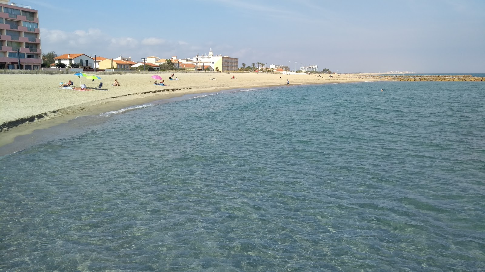 Fotografija Saint-Cyprien beach II in naselje