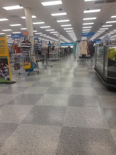 Clothing Store «Ross Dress for Less», reviews and photos, 523 S MacDade Blvd, Holmes, PA 19043, USA