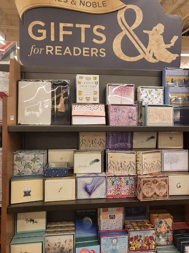 Book Store «Barnes & Noble Booksellers The Shops at River Crossing», reviews and photos, 8675 River Crossing Blvd, Indianapolis, IN 46240, USA