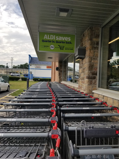 Supermarket «ALDI», reviews and photos, 2640 Berlin Turnpike, Newington, CT 06111, USA