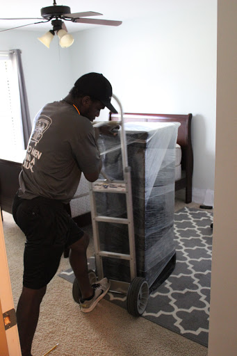 Moving and Storage Service «Two Men and a Truck», reviews and photos, 2500 W 15th St, Panama City, FL 32401, USA