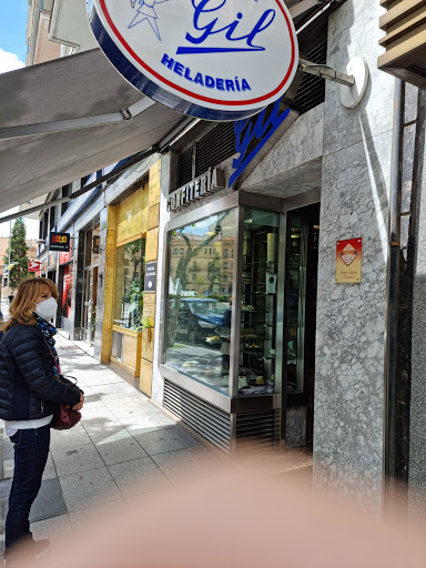 Pastelería y Confitería Gil