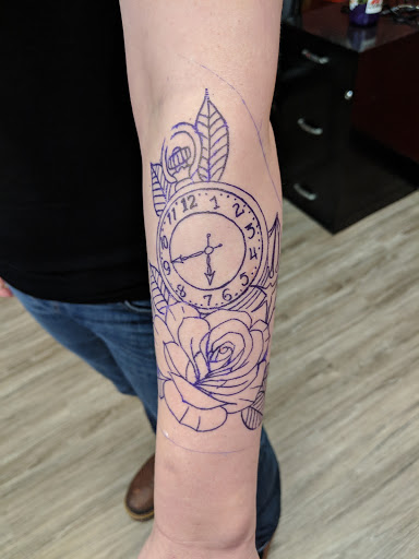 Tattoo Shop «No Guts No Glory Tattoo», reviews and photos, 1333 NW U.S. 101, Lincoln City, OR 97367, USA