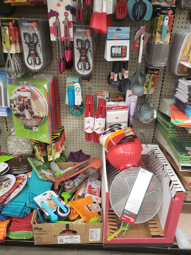 Grocery Store «Grocery Outlet Bargain Market», reviews and photos, 130 Nut Tree Pkwy, Vacaville, CA 95687, USA