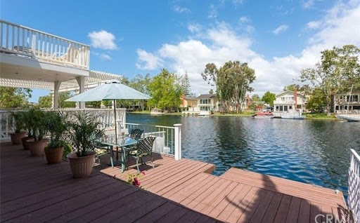 Living In Orange County Real Estate Team image