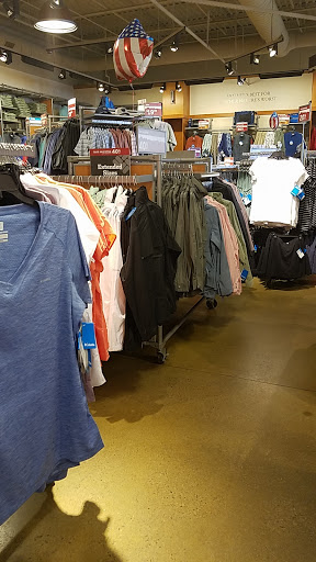 Sportswear Store «Columbia Sportswear Outlet Store at Prime Outlets Grove City», reviews and photos, 1911 Leesburg Grove City Rd #445, Grove City, PA 16127, USA