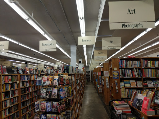 Book Store «Half Price Books», reviews and photos, 5017 Excelsior Blvd, St Louis Park, MN 55416, USA