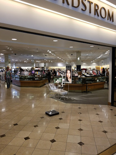 Shopping Mall «Salem Center», reviews and photos, 401 Center St NE, Salem, OR 97301, USA