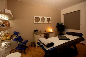 Tus Masajes en Casa · Centro de masajes y Osteopatía image