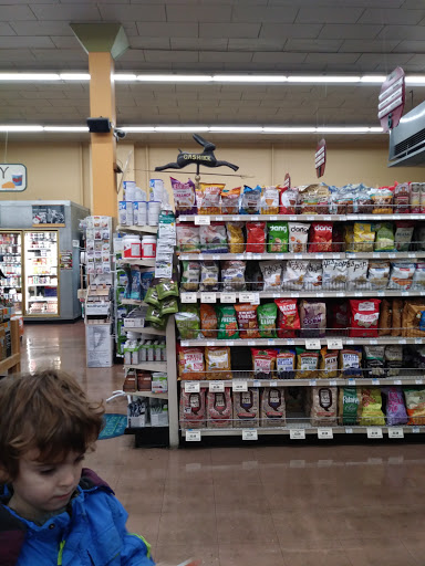 Grocery Store «Harvest Fresh Grocery & Deli», reviews and photos, 251 NE 3rd St, McMinnville, OR 97128, USA