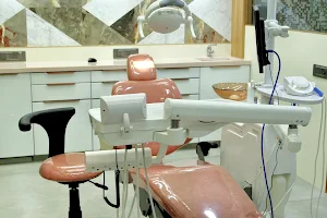 Flowrence Dental Clinic image