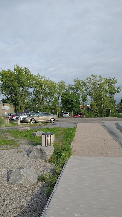 Parking lot for Parc du Bassin-de-La Prairie