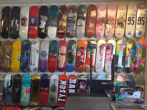 Skateboard Shop «RISE SKATEBOARD SHOP», reviews and photos, 622 S Rangeline Rd, Carmel, IN 46032, USA