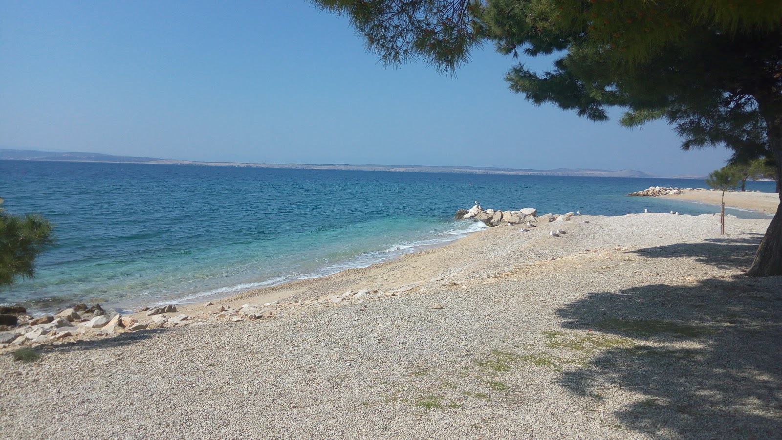 Zdjęcie Crikvenica beach z powierzchnią beżowy piasek i kamyki