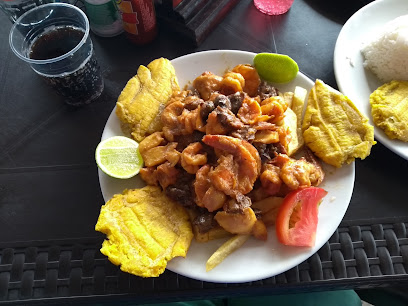Restaurante El Muelle - Río Rosario, Colombia