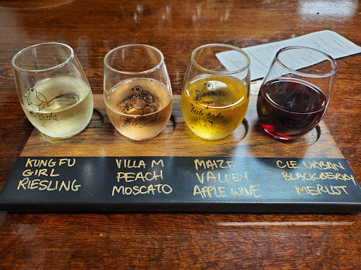 Wine Store «Little Birdie Wine Nest», reviews and photos, 6060 Broadview Rd, Parma, OH 44134, USA