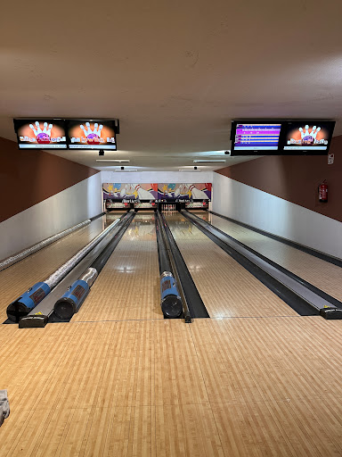 Bowling Café Yuppi Du en Jabing