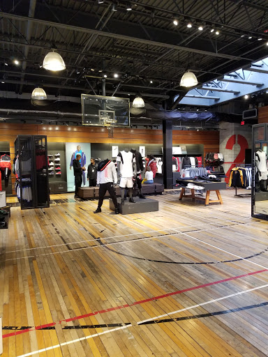 Clothing Store «Nike Lenox», reviews and photos, 3393 Peachtree Rd, Atlanta, GA 30326, USA